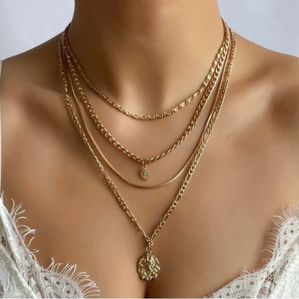 🦁Host Pick🦁Lion and gem medallion layered necklace. New. - Picture 3 of 6